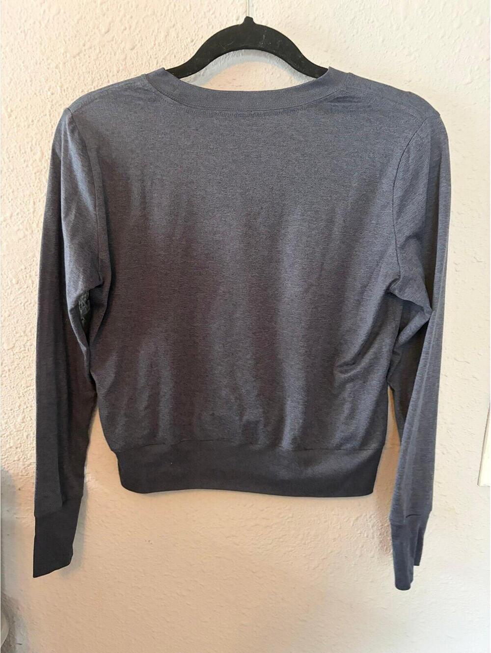 Vuori Daydream Crew Heather Navy size XS. More of a Lightweight Long Sleeve. Co - Picture 4 of 6